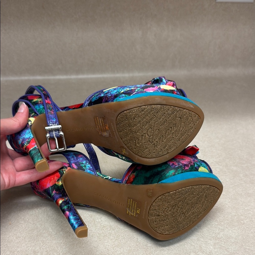 Gianni Bini Heels - Picture 8 of 8